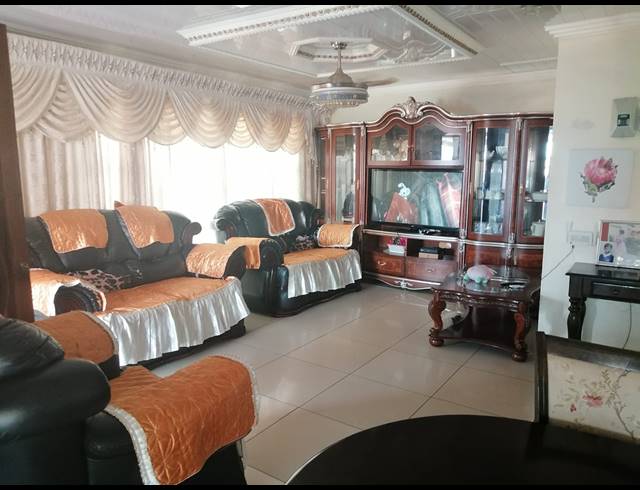 4 BEDROOM HOUSE FOR SALE IN TLHABANE WEST